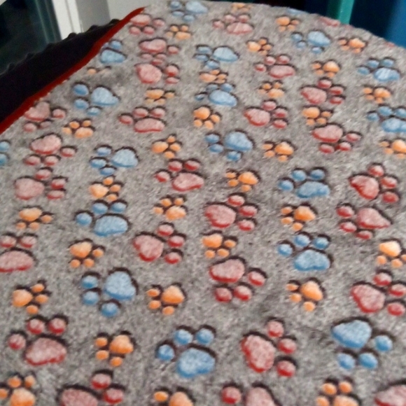 🆕 Pet Soft Blankets - Picture 2 of 3